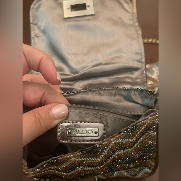 ALDO sparkly purses (2) one gold bag & one silver bag fantastic shape Circa 2009 - Picture 11 of 16